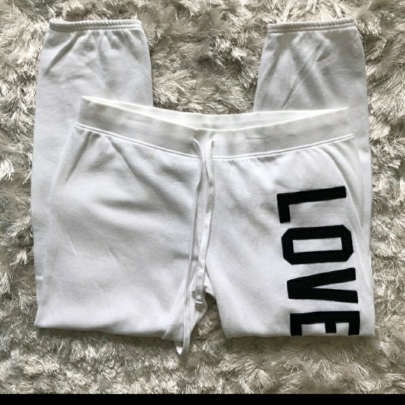 VS Pink - Picture 8 of 8